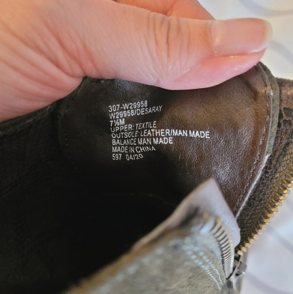 White Mountain Ankle Booties Olive Green size 7.5 - Picture 6 of 6